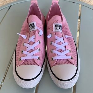 Pink Converse low top women’s size 9